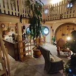 Апартаменты Hobbithoehle *