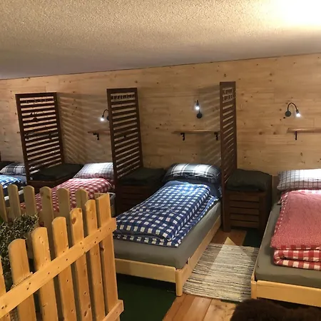 Hobbithoehle Apartmán