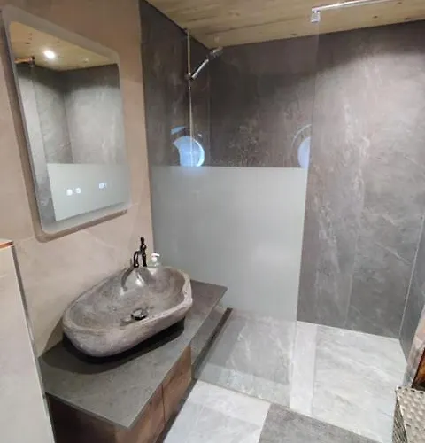 Hobbithoehle Lejlighed *